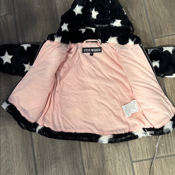 Steve Madden Baby Size 12M Black and White Star Jacket. Furry with cotton lining - Picture 6 of 8